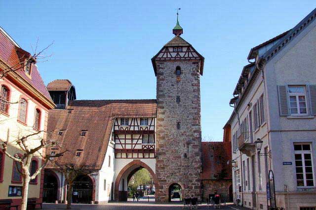 מגדל החסידות בעיירה צֶל אָם הארמֶרסבּאך