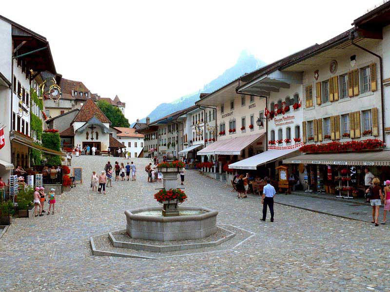 מרכז העיירה מימי-הביניים של גרוייר