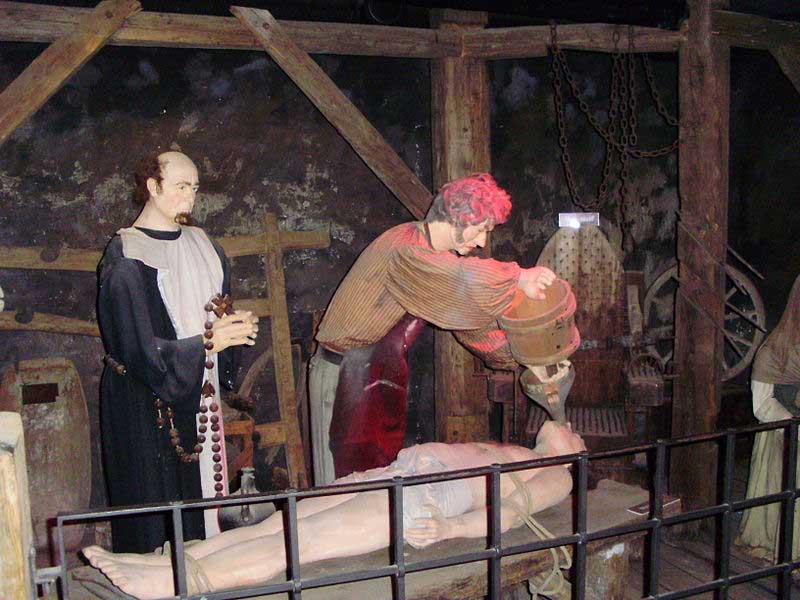 תצוגה במוזיאון העינויים