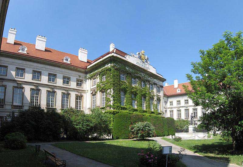 יוֹזֶפינוּם במתחם האקדמיה הרפואית