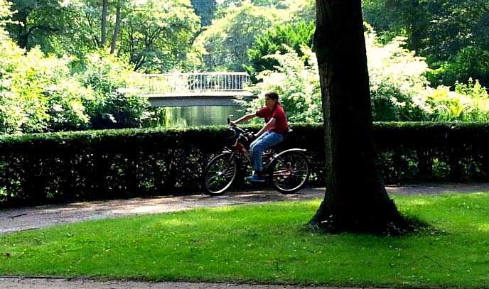 טיול אופניים בטירגארטן