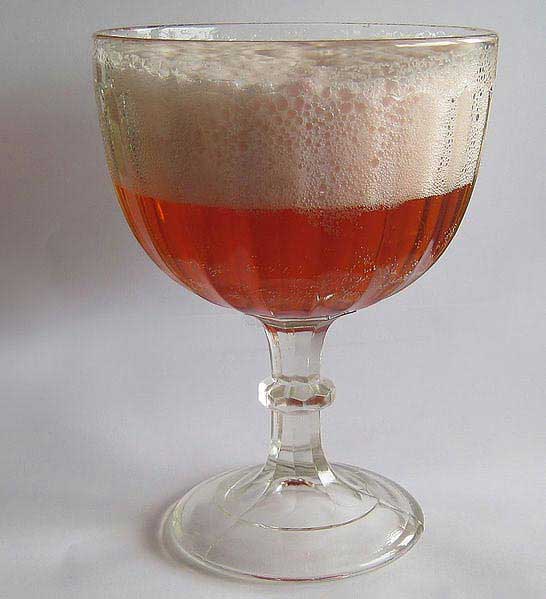 ברלינר וייסה - בירה עם סירופ פירות יער האופיינית לברלין