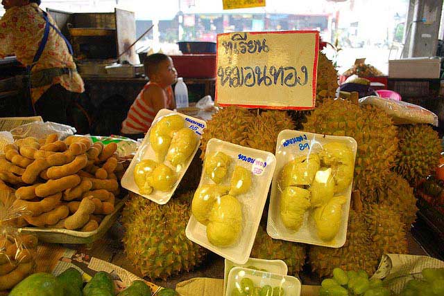 דוכן דוריאן ותמרינדי בצ