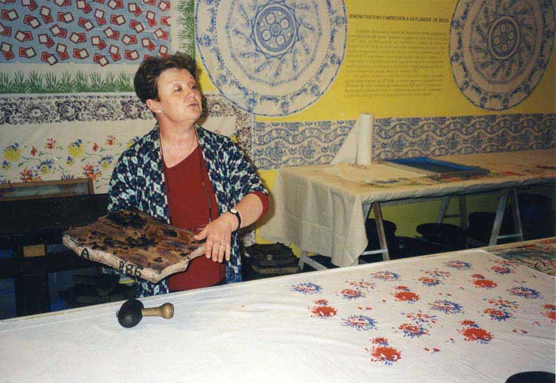 הדגמה במוזיאון האריגים במילוז