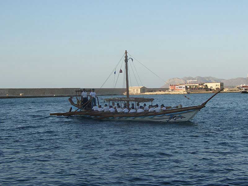 ספינה מינואית עתיקה משוחזרת