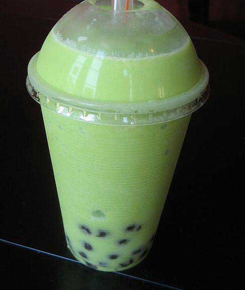 משקה באבל-טי ממותק בטל דבש