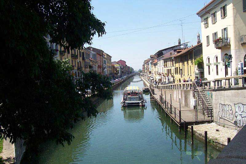 שיט על נאביליוֹ גראנדֶה שברובע נאבילי