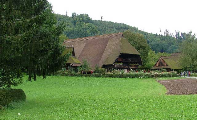 בית כפר במוזיאון הפתוח