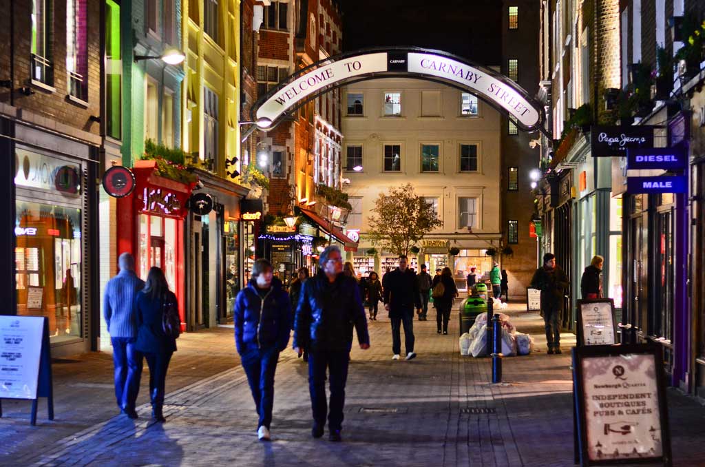 קארנבי סטריט, מדרחוב רצוף חנויות בסיטי של וסטמינסטר