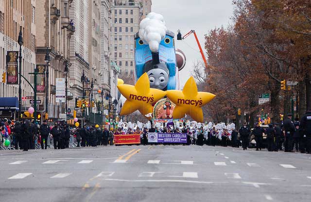תהלוכת חג ההודיה של מייסיס ברחבי ניו יורק