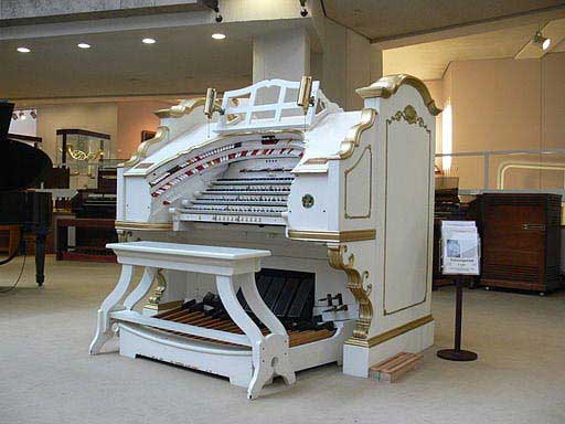 אורגן התיאטרון Mighty Worlitzer במוזיאון לכלי נגינה