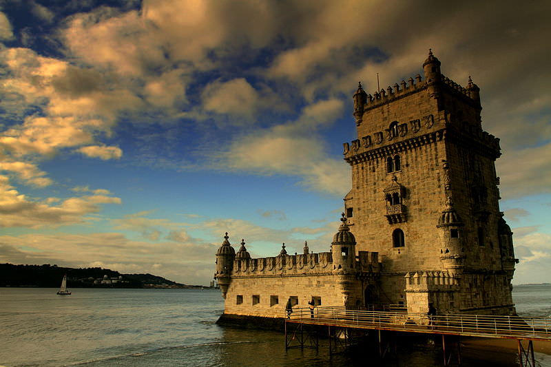 מגדל בֶּלֶן - פאר מנואליני לגדת נהר טז