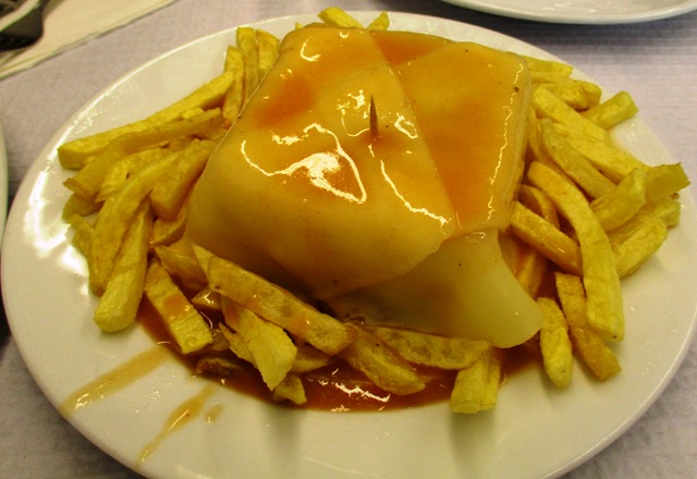 הפרנסזיניה של קפה סנטיאגו במרכז פורטו