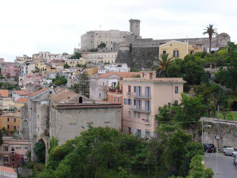 העיירה גָאֶטָה מימי-הביניים