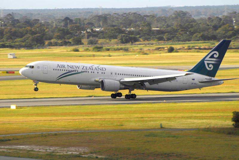 מטוס אייר ניו זילנד ממריא מאוקלנד