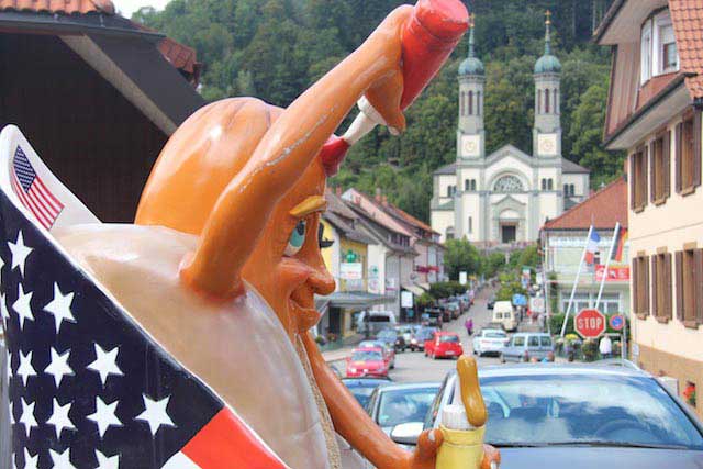 נקניקיה וכנסיה