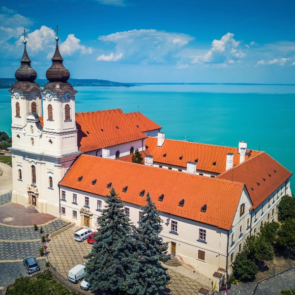 הונגריה אייוויטנס